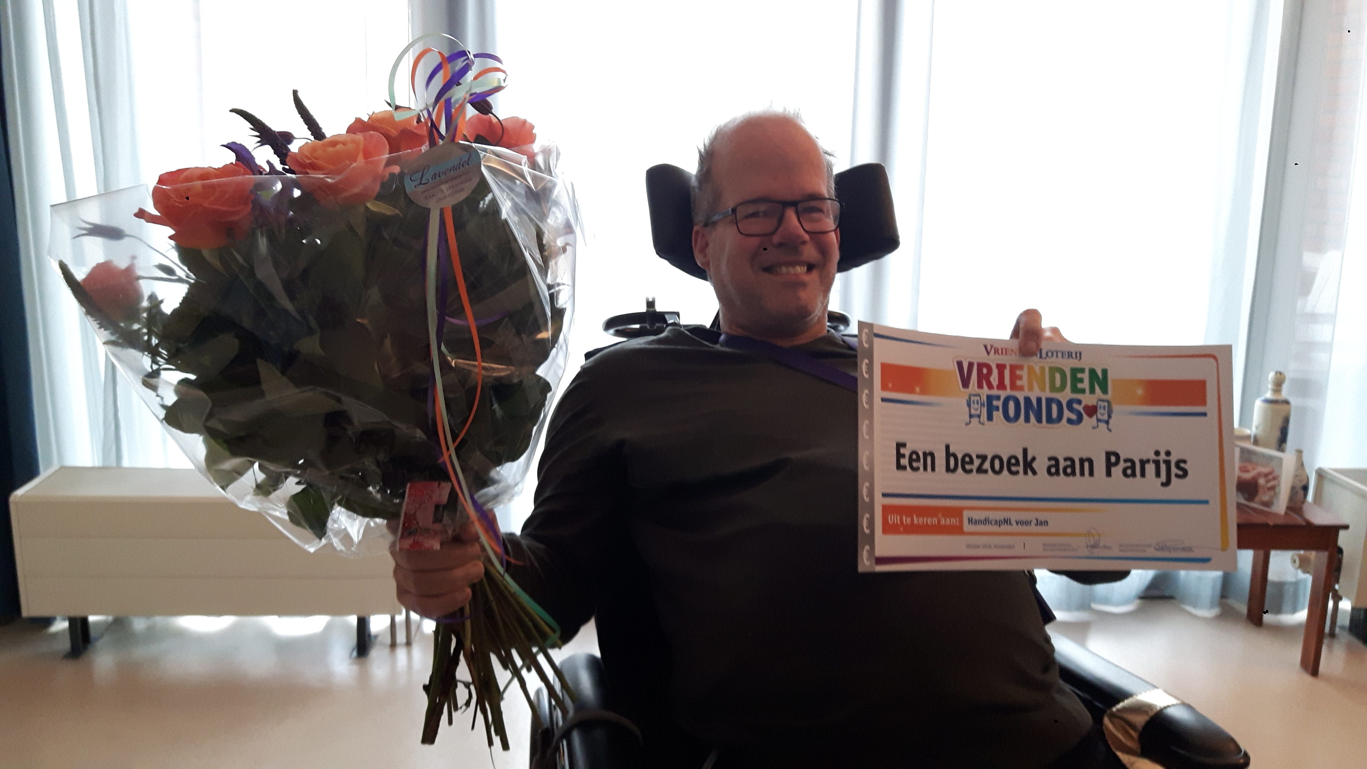 Foto van Jan die prijs wint met HandicapNL en de VriendenLoterij