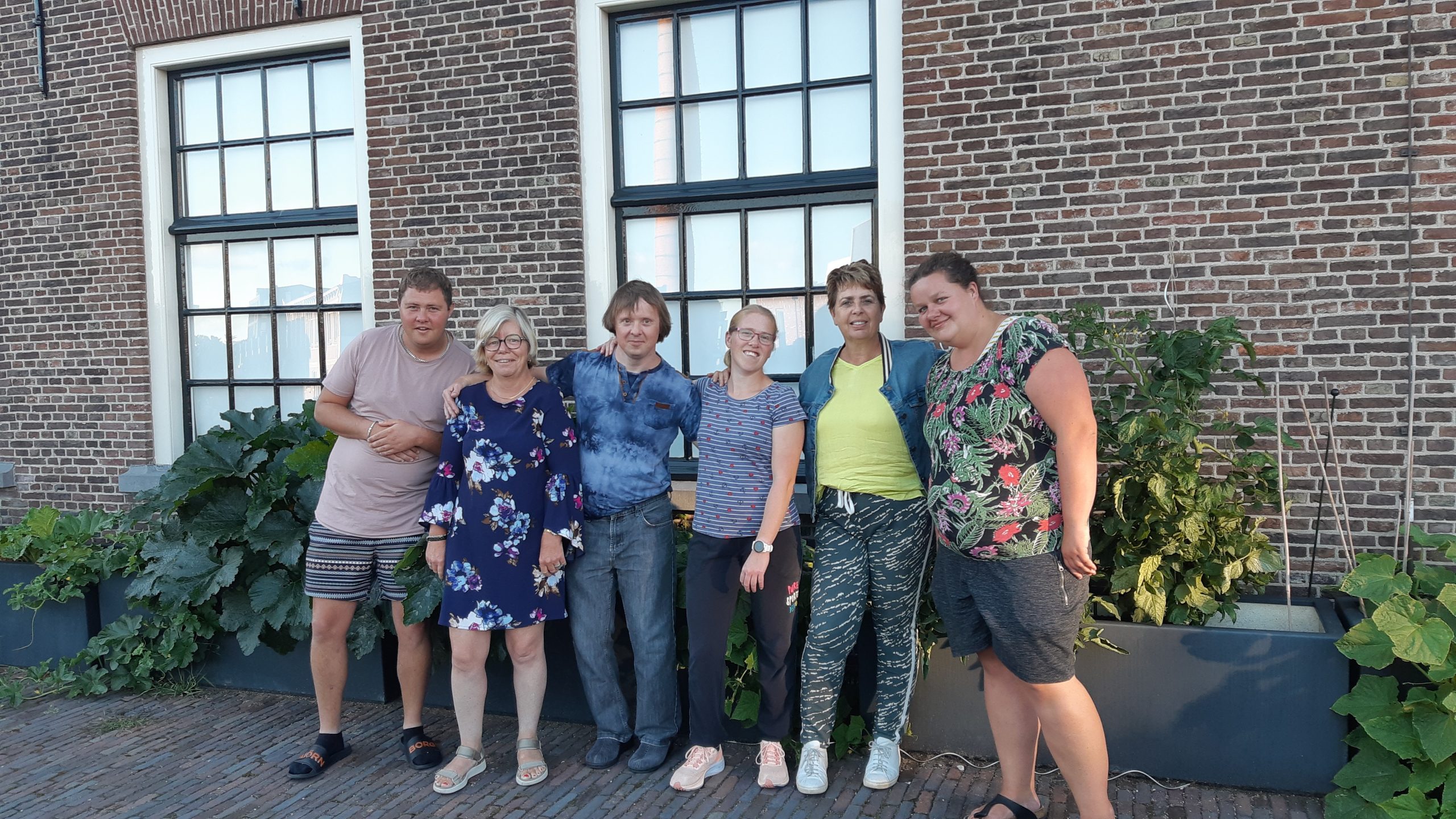 Foto Bewoners en begeleiding van stichting Abrona in Woerden