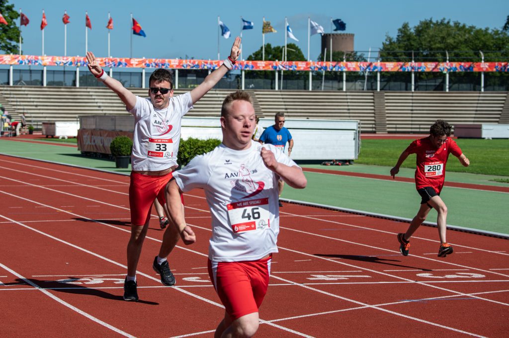 Trots over de streep tijdens Special Olympics