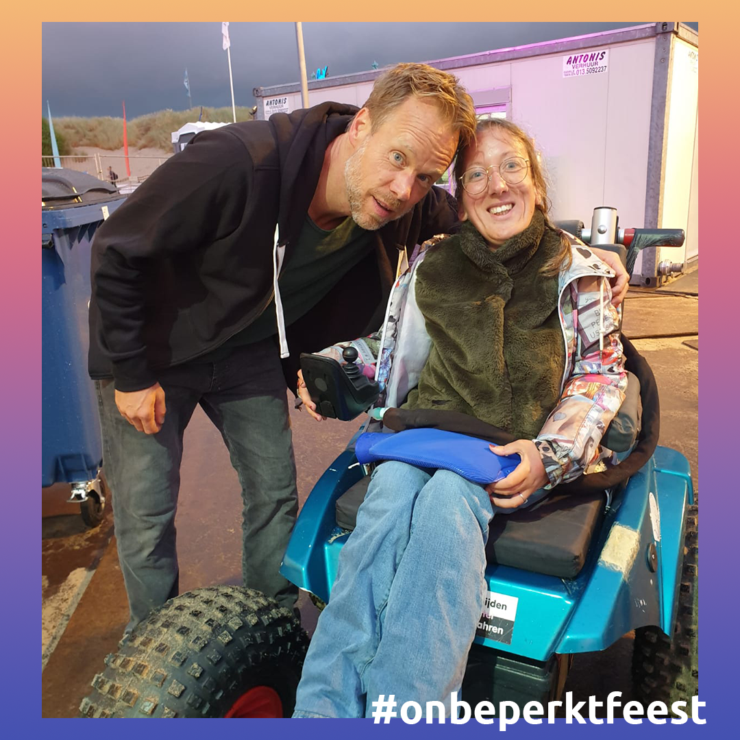 Dorinne samen met Diggy Dex|Dorine met quote|Dorinne met Diggy Dex bij Concert at Sea