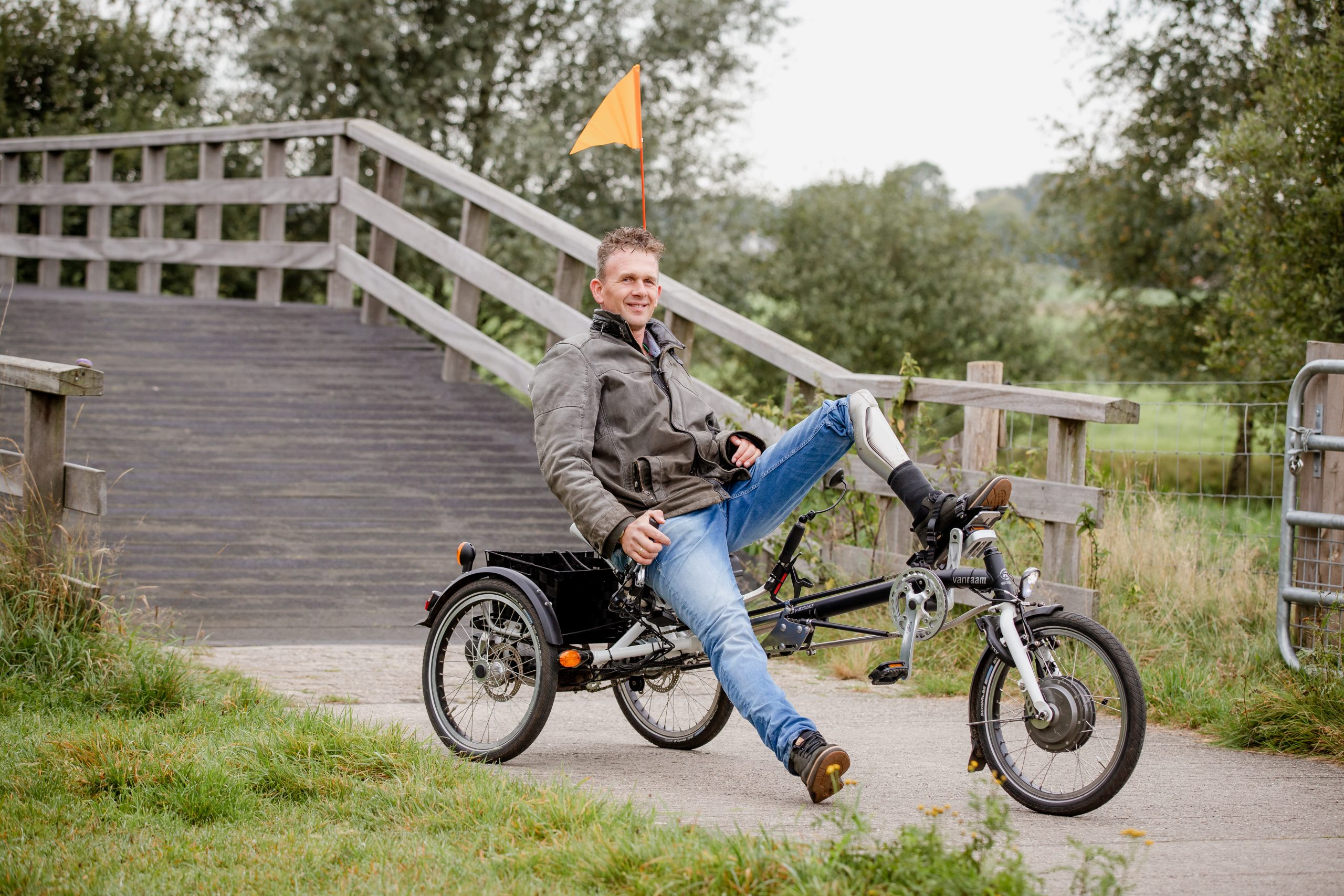 Johan op zijn driewieler