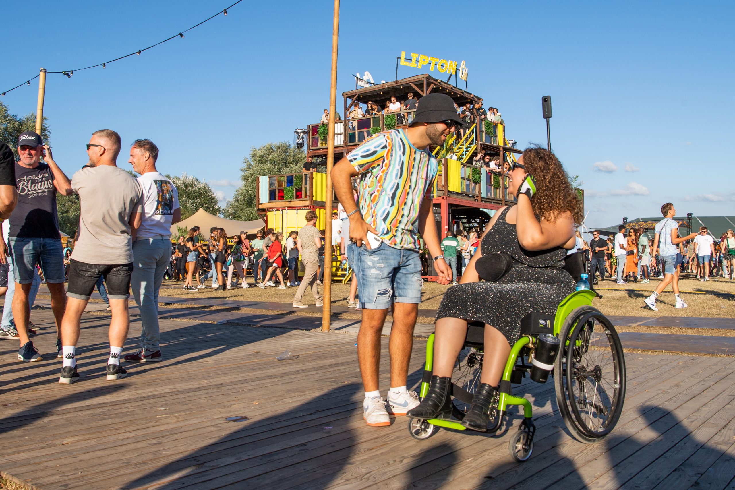 Chloe tijdens het toegankelijke festival Straf_Werk|Organisatoren tijdens ADE Green Event